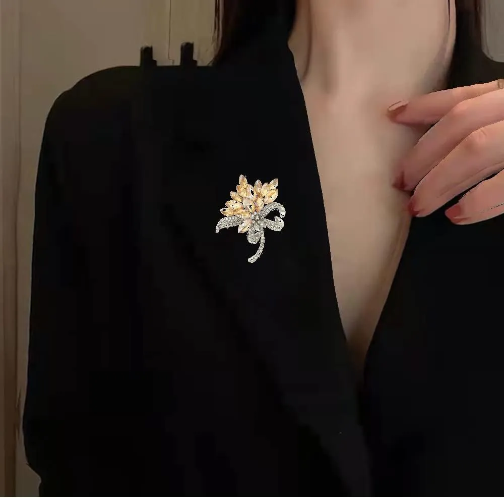 Floral Brooches & Pins - Elegant Crystals Rhinestone Women's Corsage Pin for Wedding Bouquet